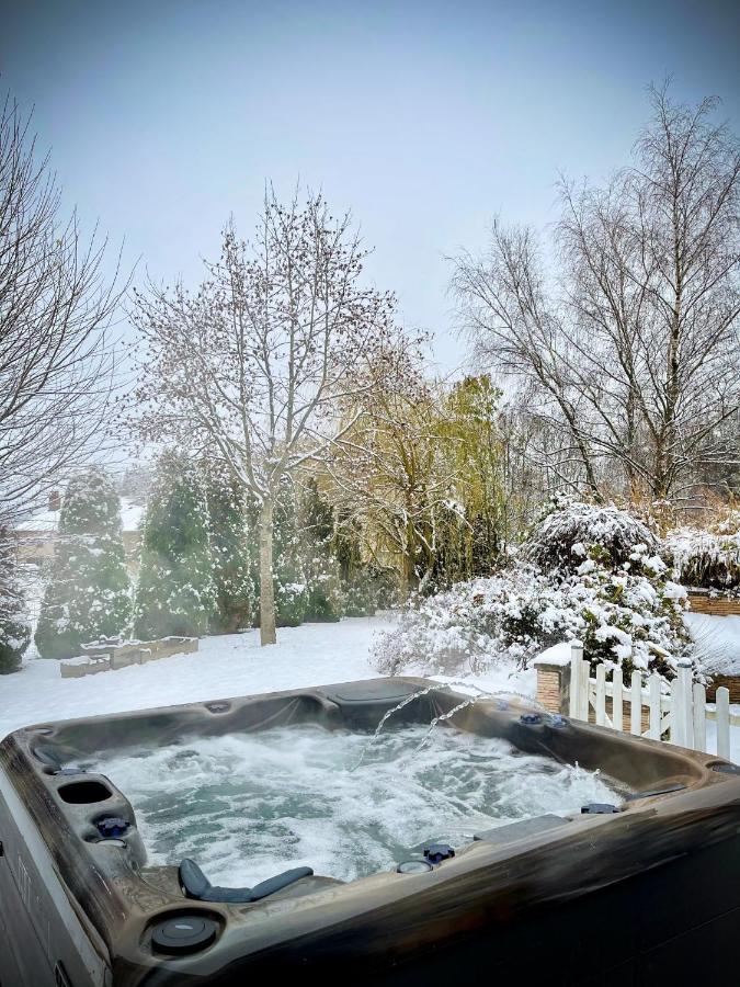 Villa 200M2 Avec Piscine Chauffee & Spa & Sauna & Kota-Grill Laval-sur-Vologne エクステリア 写真